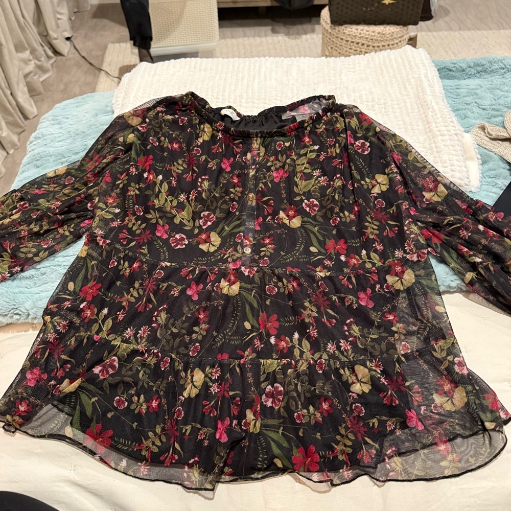 Terra & Sky Black and Red Ruffled Floral Blouse Size 3X
